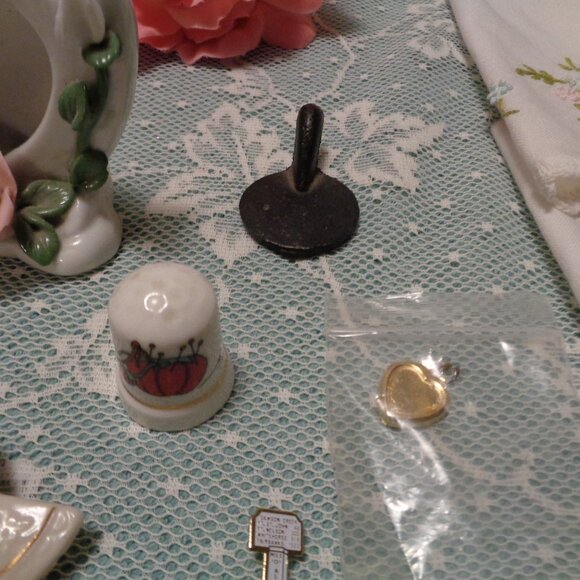 JUNK DRAWER EMBROIDERED PIECES HEART HOLDER HEART FRAME JEWELRY PARTS  E… - Picture 3 of 11